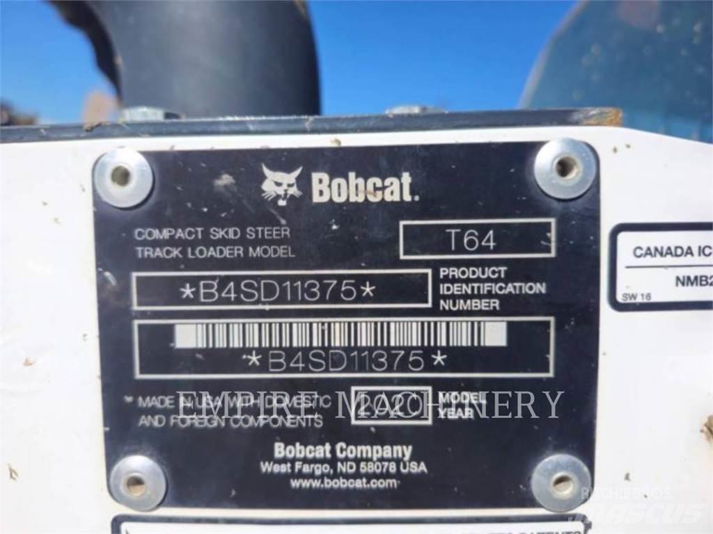Bobcat T64 スキッドステアローダー