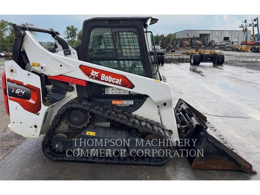 Bobcat T64 クローラーローダー