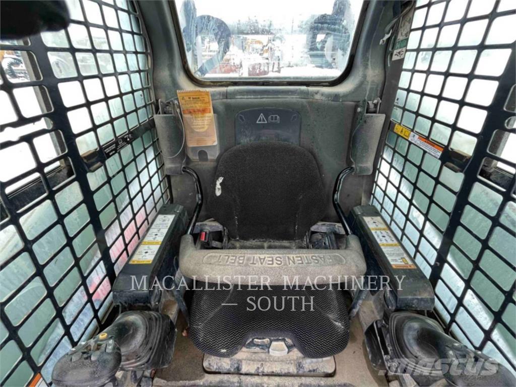 Bobcat T740 クローラーローダー