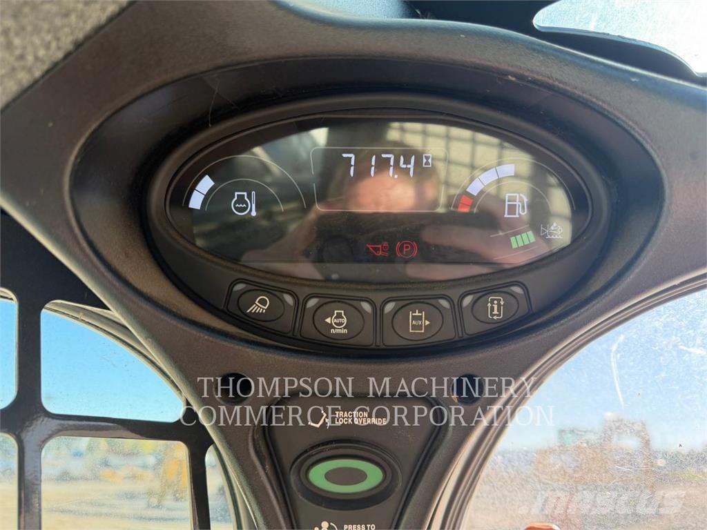 Bobcat T770 スキッドステアローダー