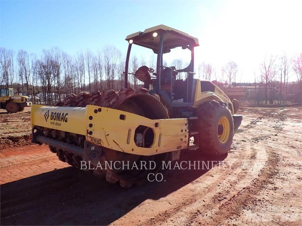 Bomag BW211PHD-5 ソイルコンパクター
