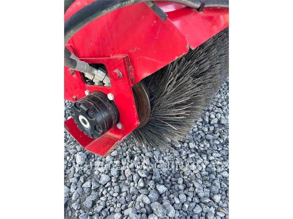 Broce BROOM 3 路面清掃機