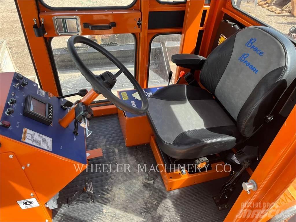 Broce BROOM 4 路面清掃機