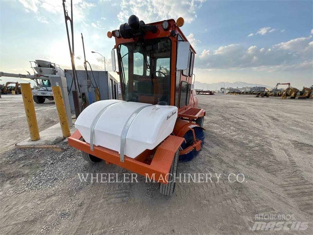 Broce BROOM 4 路面清掃機
