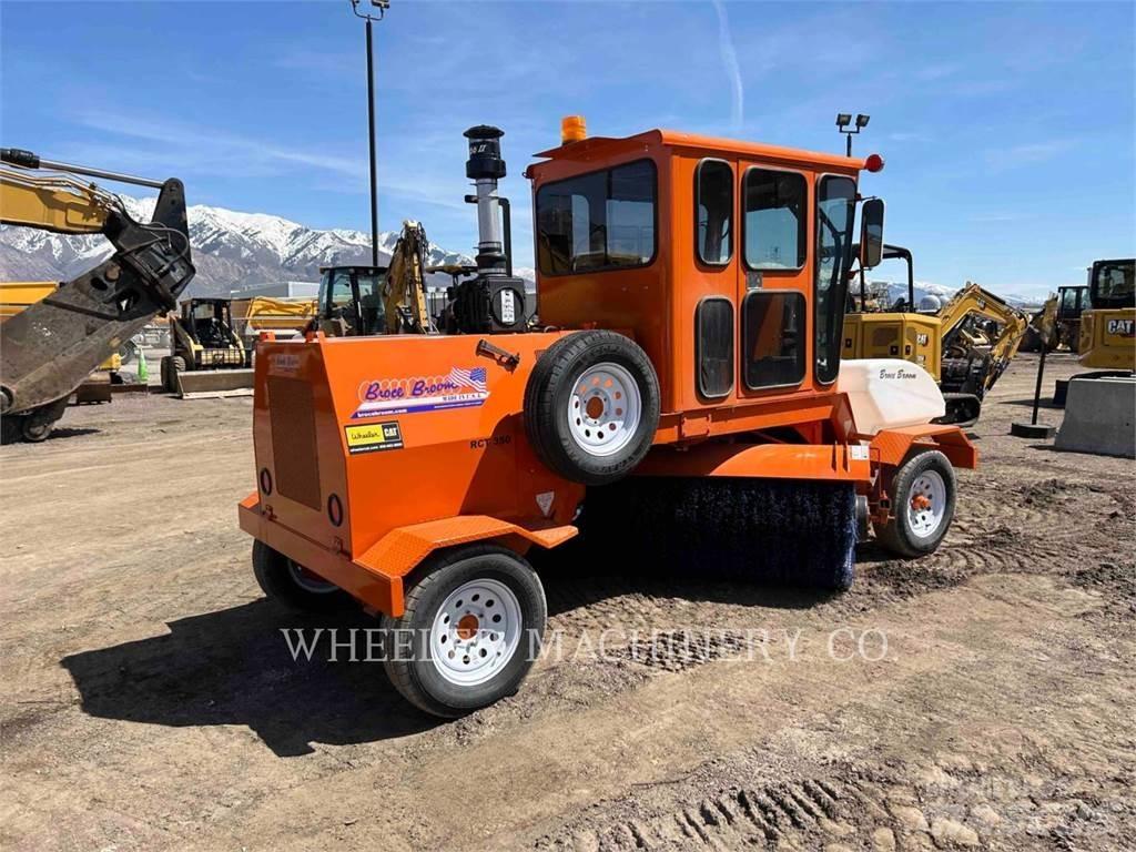 Broce BROOM 4 路面清掃機