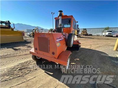 Broce BROOM 4 路面清掃機