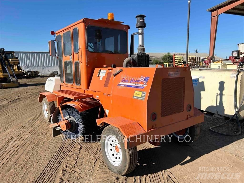 Broce BROOM 4 路面清掃機