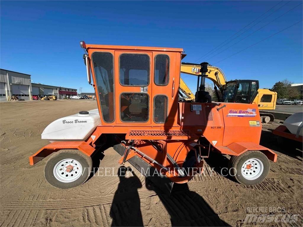 Broce BROOM 4 路面清掃機
