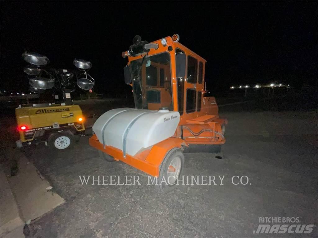 Broce BROOM 4 路面清掃機