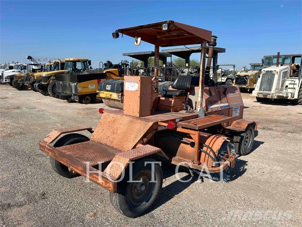 Broce RJ350 路面清掃機