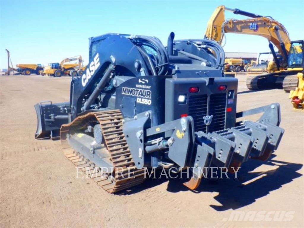 CASE DL550 スキッドステアローダー