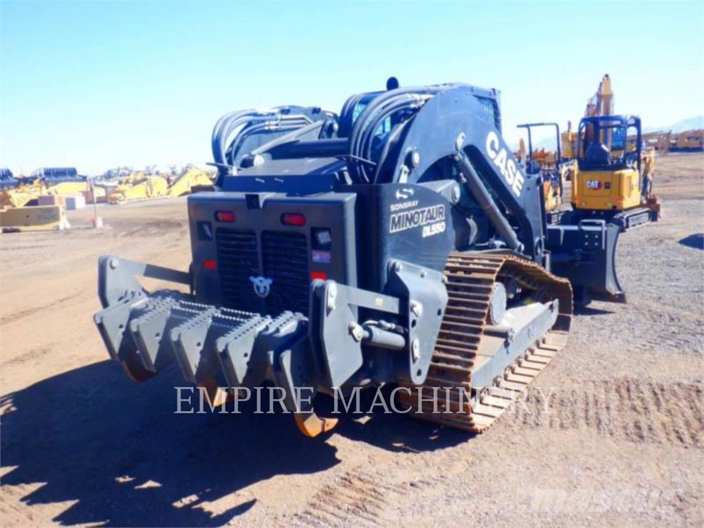 CASE DL550 スキッドステアローダー