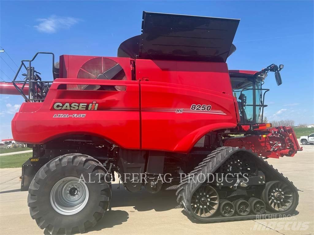 Case IH 8250 コンバイン
