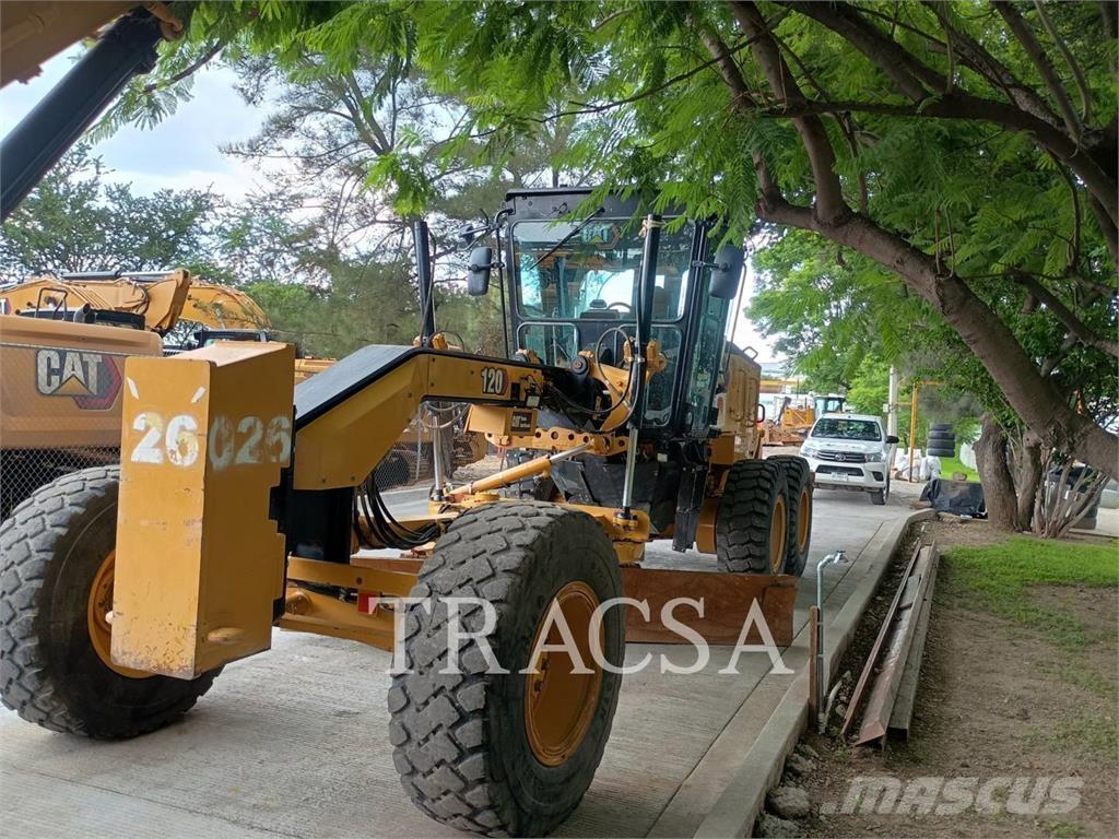 CAT 120 モーターグレーダー