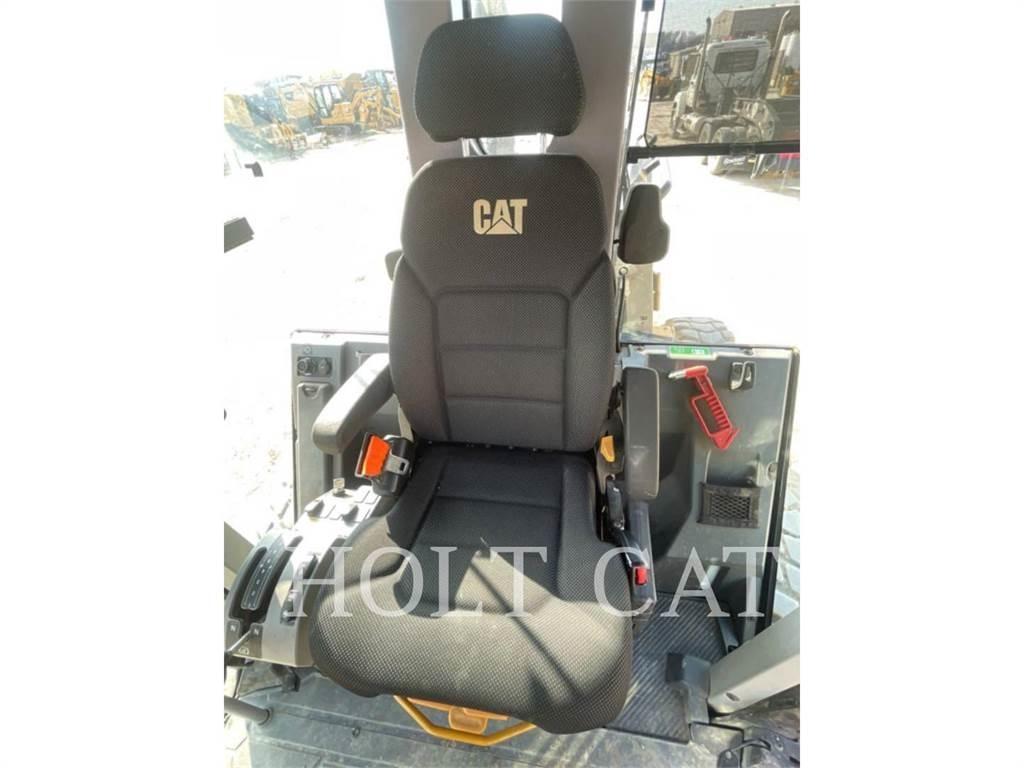 CAT 120 3D モーターグレーダー