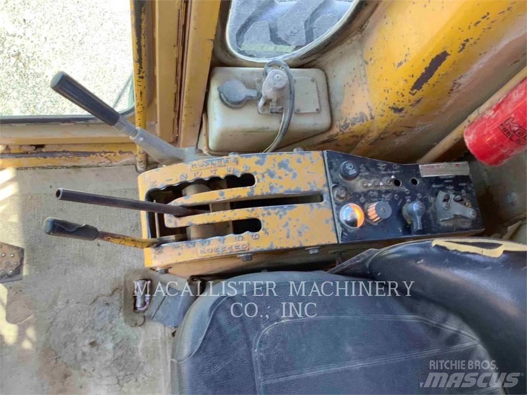 CAT 120 G モーターグレーダー