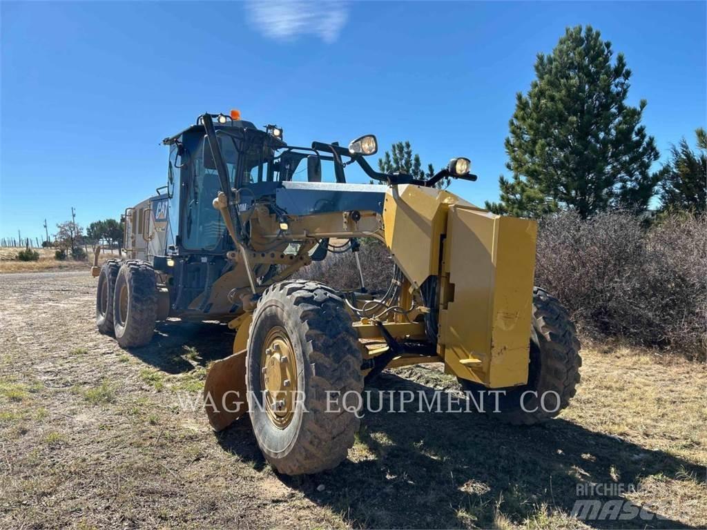 CAT 120M2 AWD モーターグレーダー