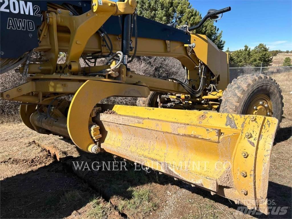 CAT 120M2 AWD モーターグレーダー