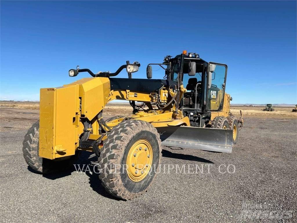 CAT 120M2 AWD モーターグレーダー