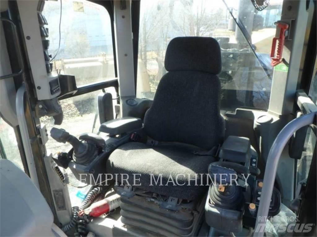 CAT 120M2 AWD モーターグレーダー