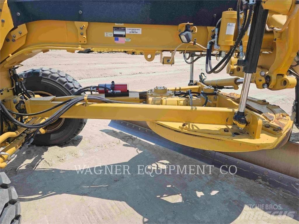 CAT 120M2AWD モーターグレーダー