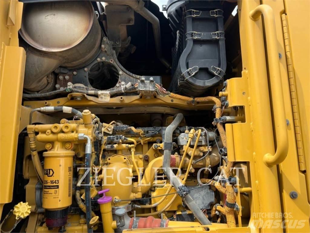CAT 12M2AWD モーターグレーダー