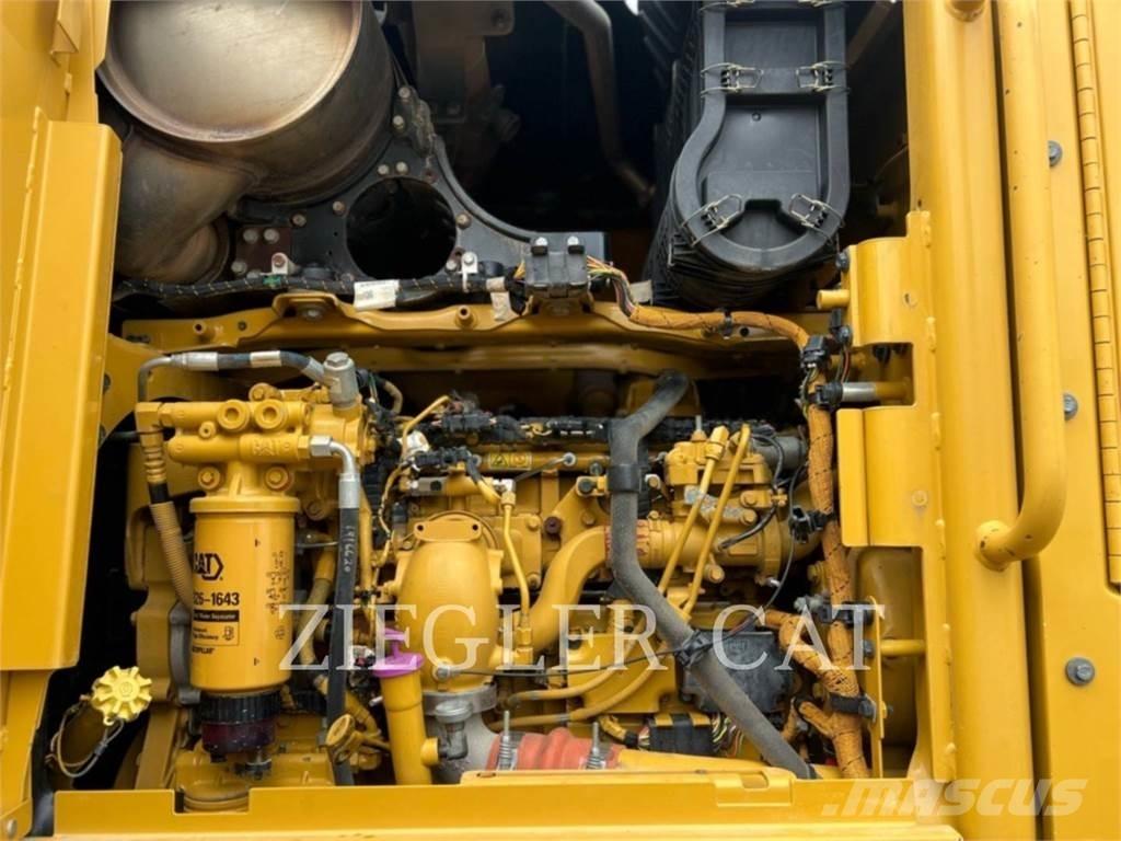 CAT 12M2AWD モーターグレーダー