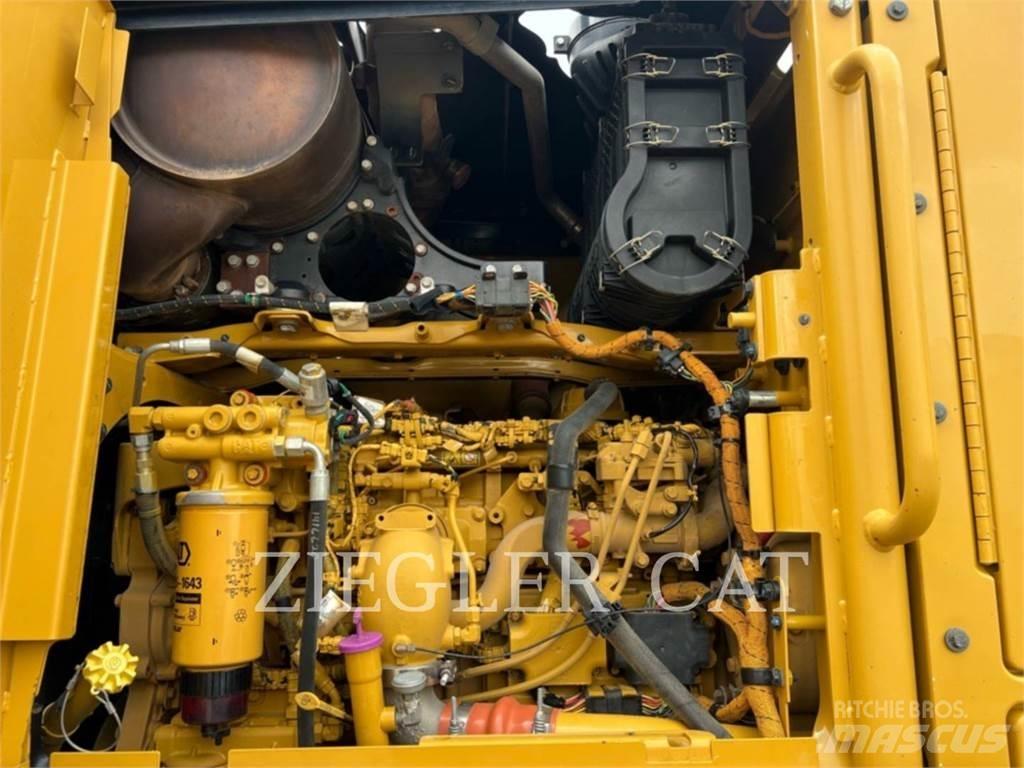 CAT 12M2AWD モーターグレーダー