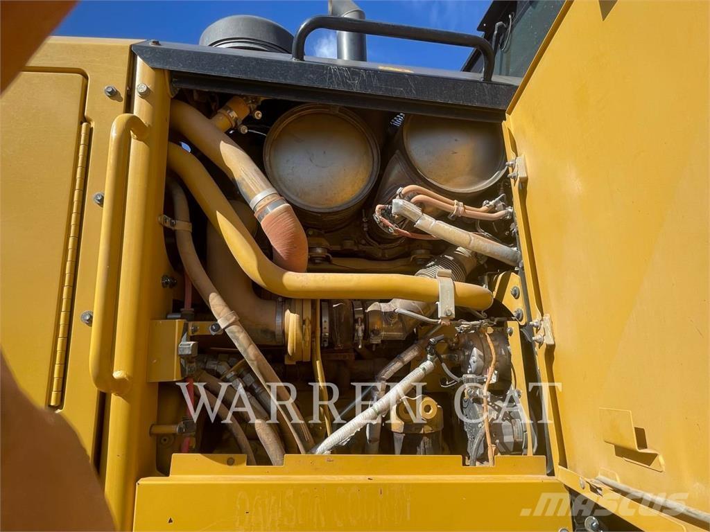 CAT 12M3 AWD モーターグレーダー