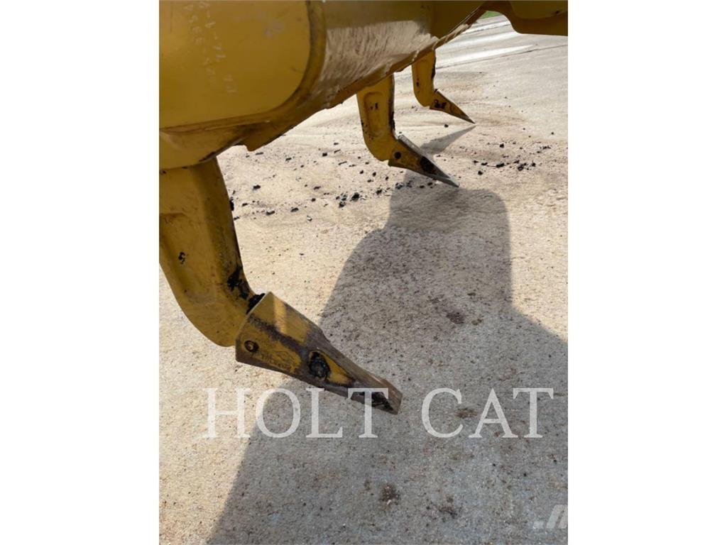 CAT 140 モーターグレーダー