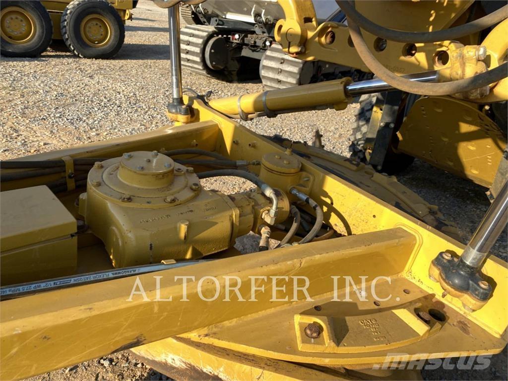 CAT 140 モーターグレーダー