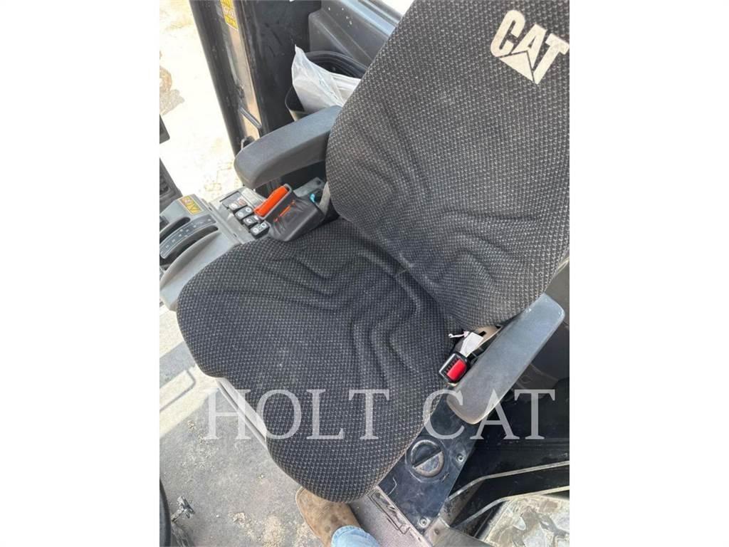 CAT 140 AWD モーターグレーダー