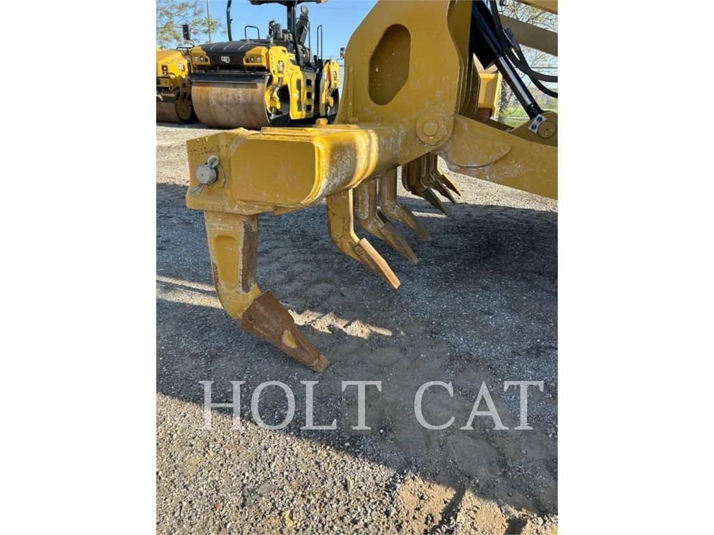 CAT 140 AWD モーターグレーダー