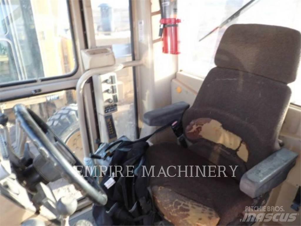 CAT 140H モーターグレーダー