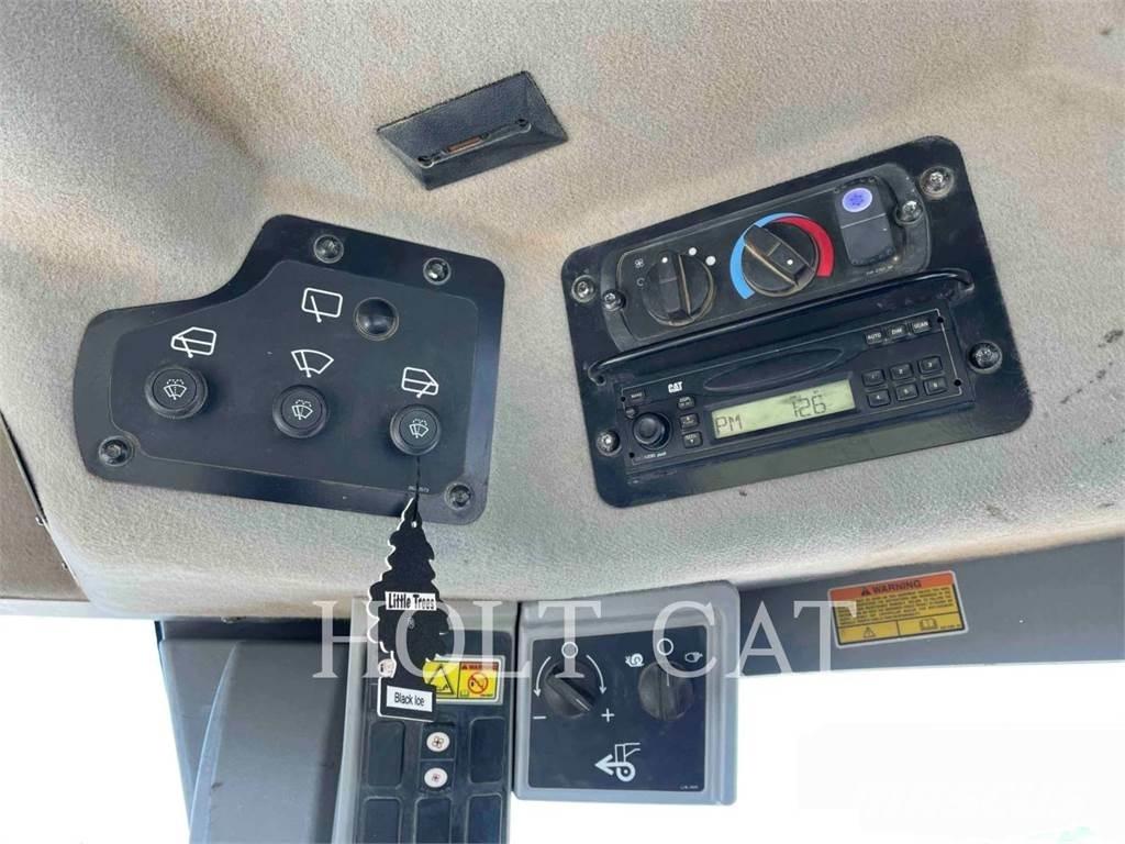 CAT 140M AWD モーターグレーダー