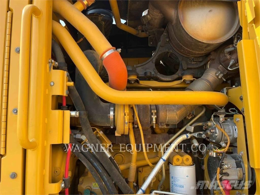 CAT 140M2 AWD モーターグレーダー