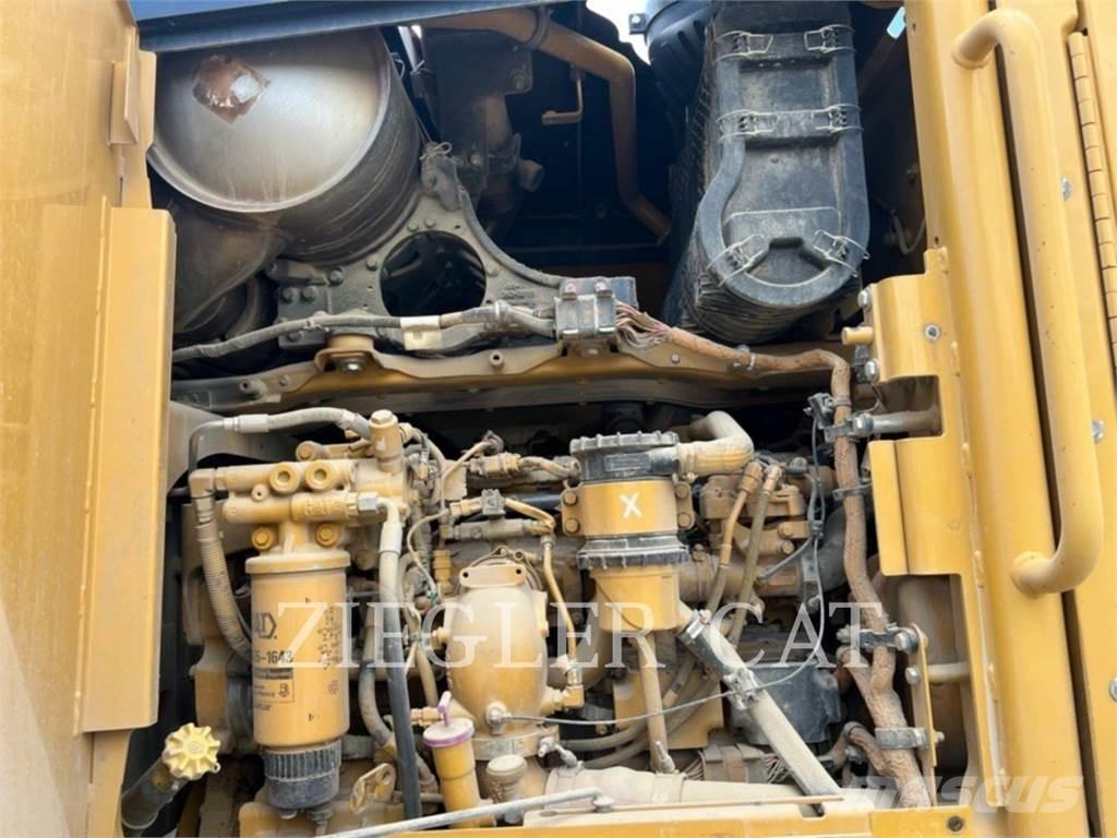 CAT 140M2AWD モーターグレーダー