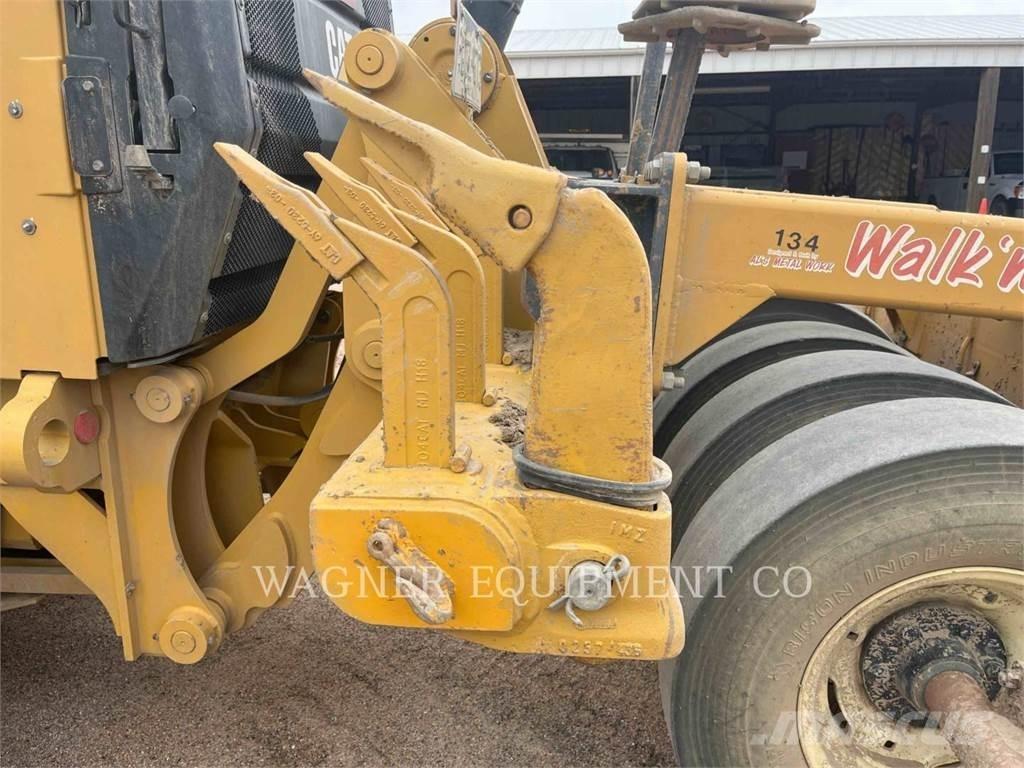 CAT 140M3 AWD モーターグレーダー