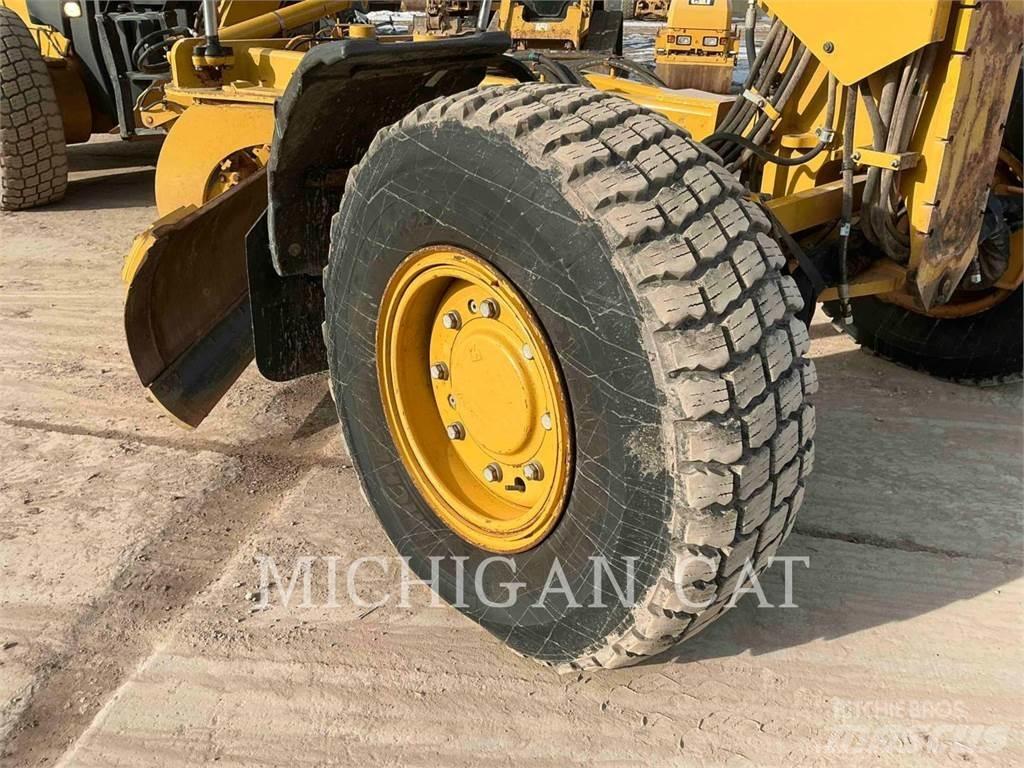CAT 140M3 AWD モーターグレーダー