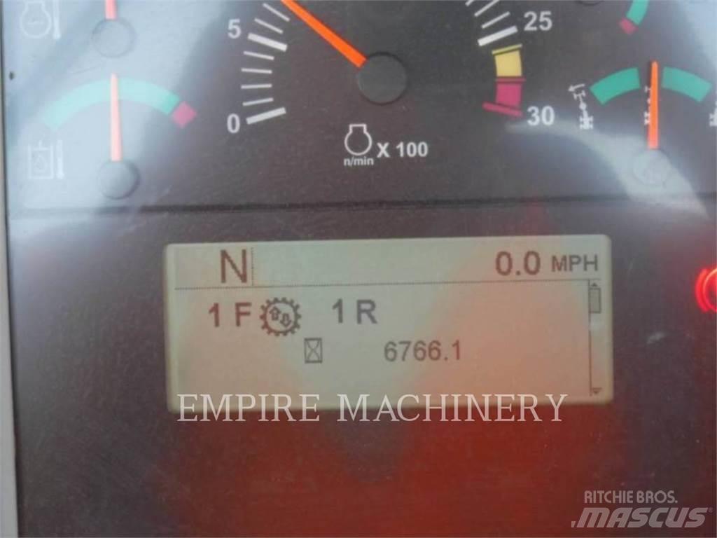 CAT 140M3 AWD モーターグレーダー