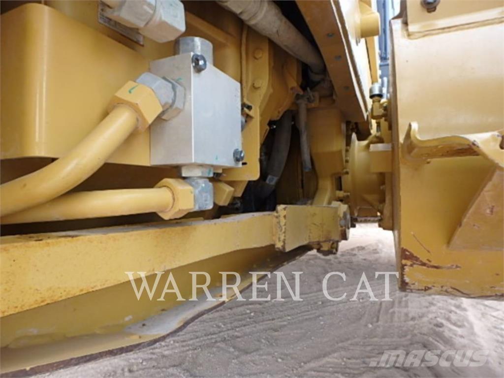 CAT 140M3 AWD モーターグレーダー