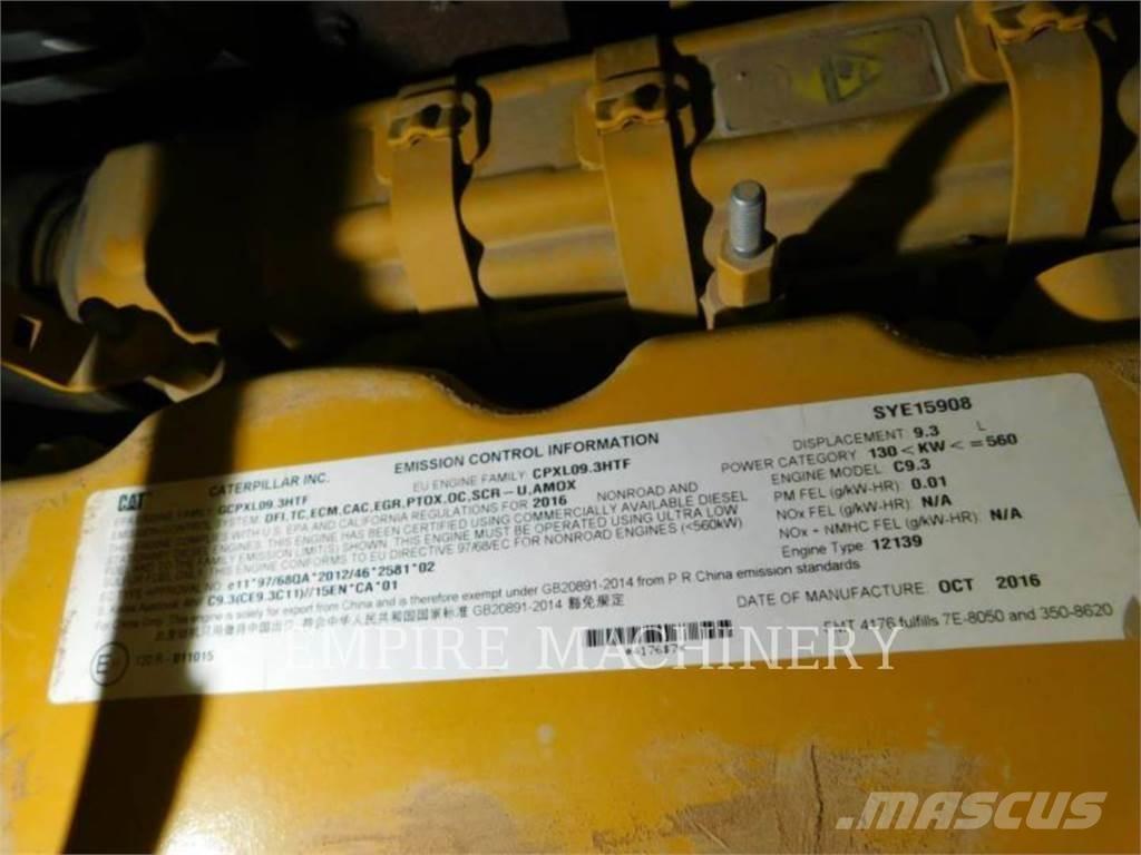 CAT 140M3 TR モーターグレーダー