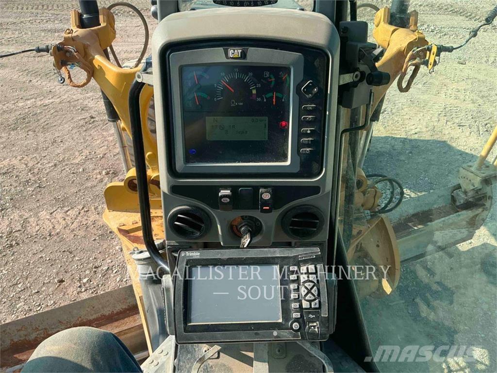 CAT 140M3AWD モーターグレーダー