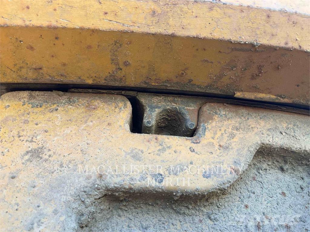 CAT 150 モーターグレーダー