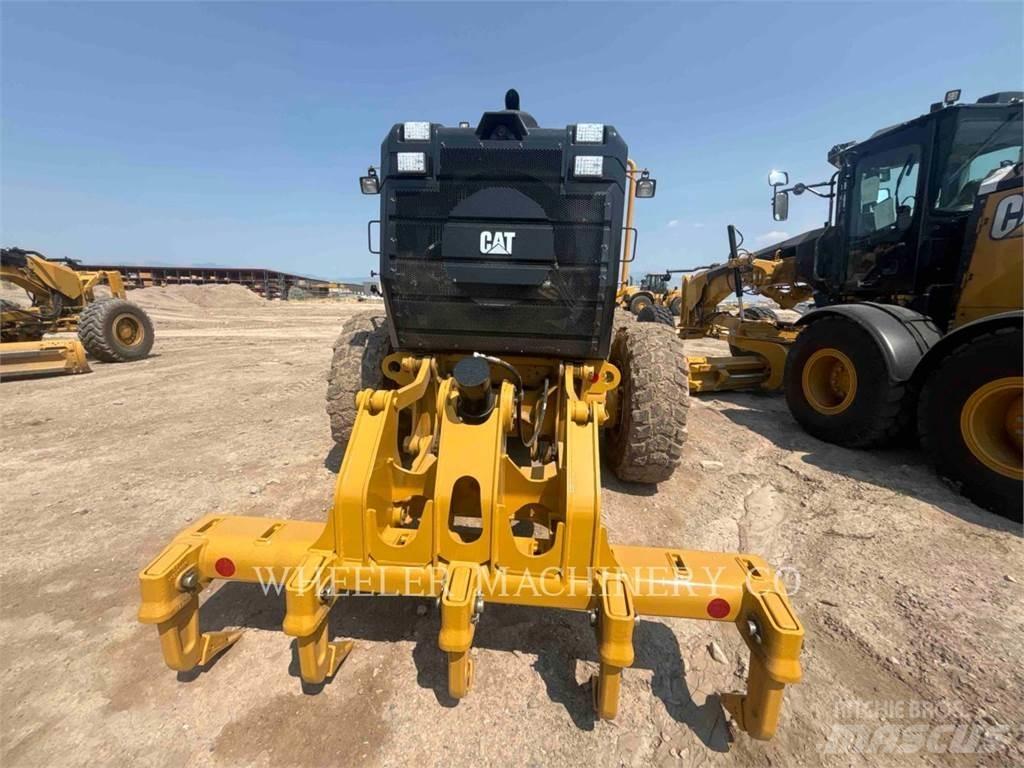 CAT 150 15 モーターグレーダー