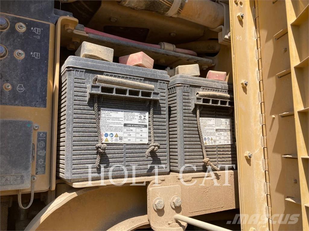 CAT 150-15AWD モーターグレーダー