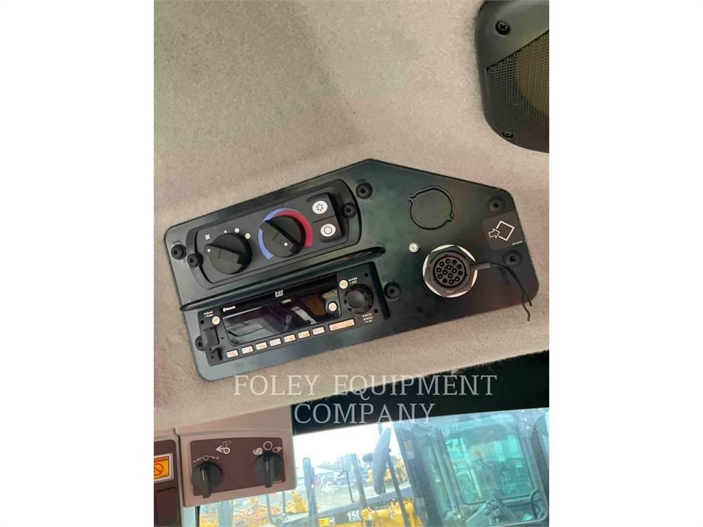 CAT 150-15AWI モーターグレーダー