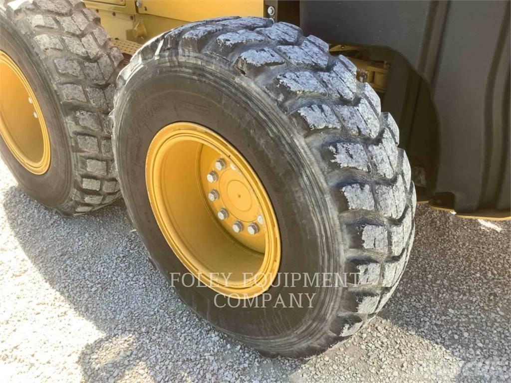CAT 150-15AWI モーターグレーダー
