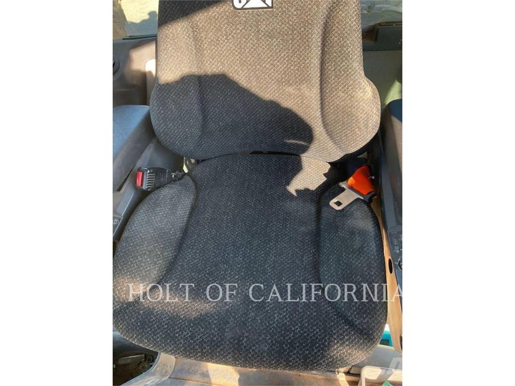 CAT 150 3D モーターグレーダー