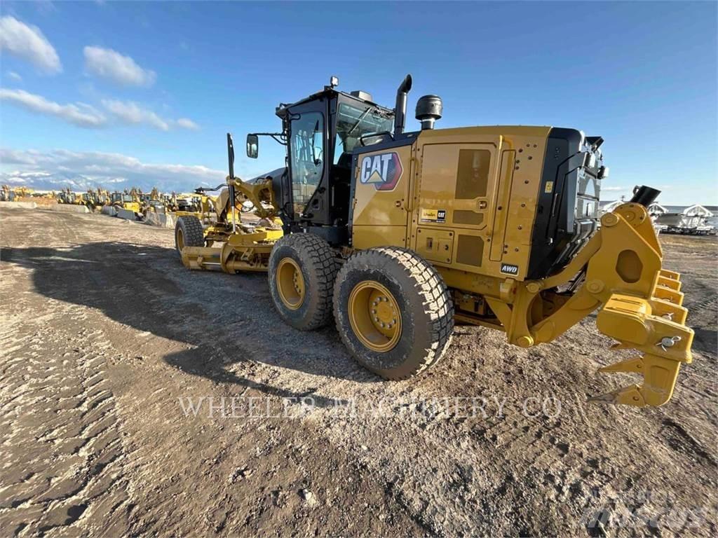 CAT 150 AWD モーターグレーダー